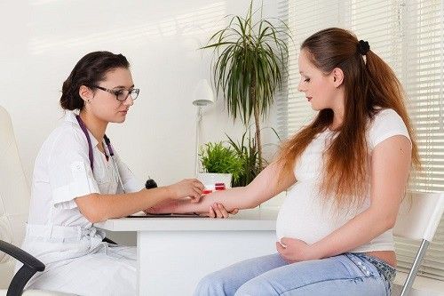Thai phụ cần đến cơ sở chuyên khoa thăm khám thường xuyên khi tiểu đường thai kỳ