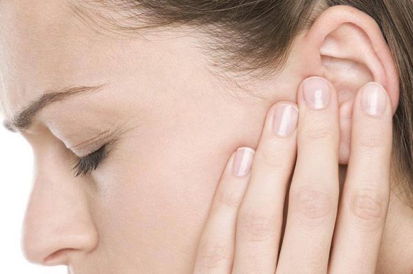 Bệnh viêm tai giữa bị chảy máu có thể là dấu hiệu nguy hiểm cần được điều trị kịp thời hiệu quả càng sớm càng tốt