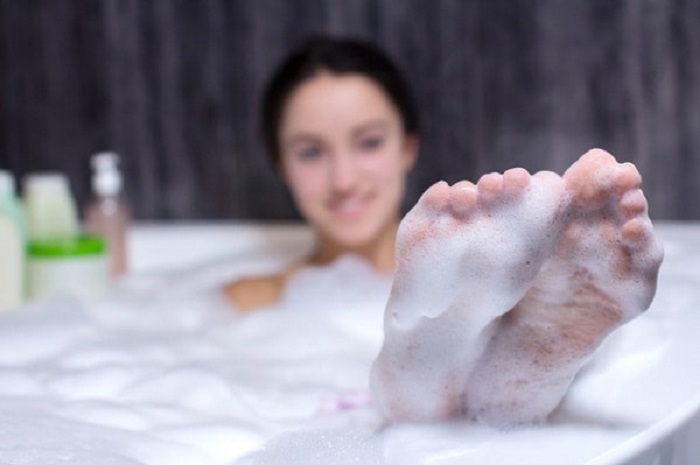 Vệ sinh vùng kín không sạch sẽ cũng là một trong những nguyên nhân gây viêm nhiễm phụ khoa
