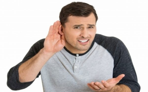 Viêm tai giữa không được điều trị đúng cách có thể gây giảm thính lực của người bệnh