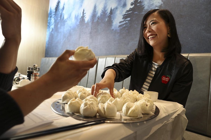 Đẻ mổ ăn bánh bao được không