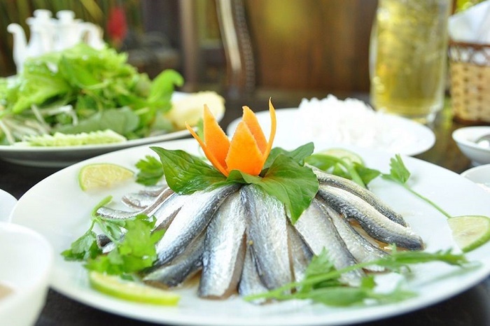 Mẹ bầu không nên ăn thực phẩm tái, sống.