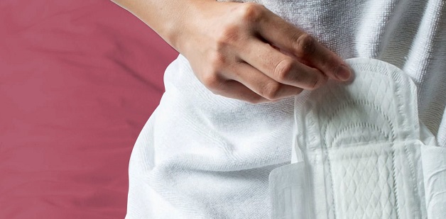 Một số loại thảo mộc như ngải cứu, ích mẫu, dâm bụt... có tác dụng chữa tắc kinh hiệu quả.