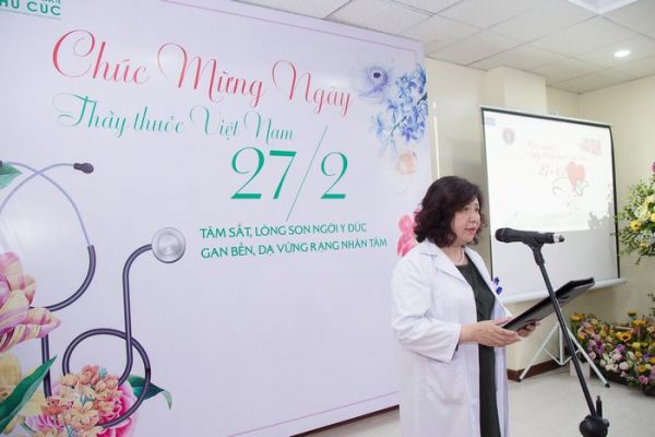 Tiến sĩ, Bác sĩ Nguyễn Phạm Ý Nhi - GĐ bệnh viện phát biểu chia sẻ về ngày 27/2 và những tâm tư của người thầy thuốc