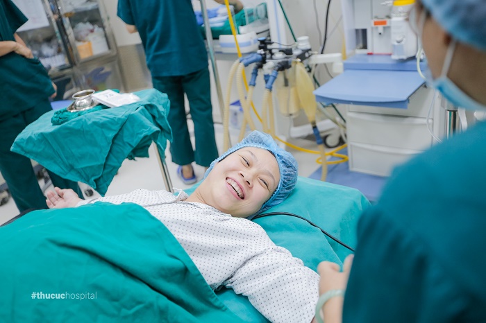 Đẻ mổ kết hợp cắt bỏ U nang buồng trứng: Hành trình sinh con sau 13 năm