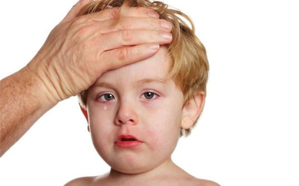 bệnh tai mũi họng ở trẻ có thể gây nhiều biến chứng nguy hiểm khó lườn