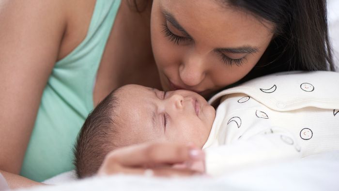 Bị viêm phụ khoa khi mang thai 3 tháng đầu phải làm sao