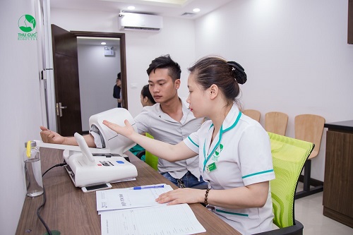 Tại mỗi phòng khám tại Thu Cúc, luôn có nhân viên y tế hỗ trợ, hướng dẫn người bệnh tận tình