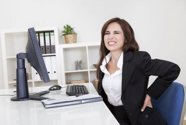 Đau thắt lưng cảnh báo nhiều bệnh lý nguy hiểm ở phụ nữ (ảnh minh họa)