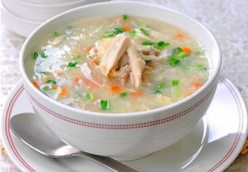 Cháo gà rất tốt cho bệnh nhân mổ viêm ruột thừa.