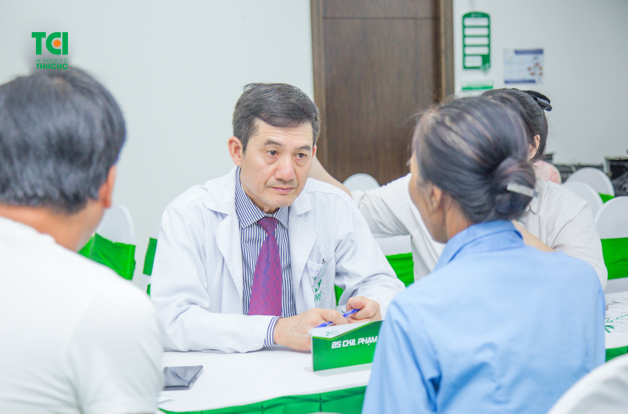 Tham vấn ý kiến bác sĩ về chế độ ăn uống, sinh hoạt phòng ngừa sự hình thành sỏi thận