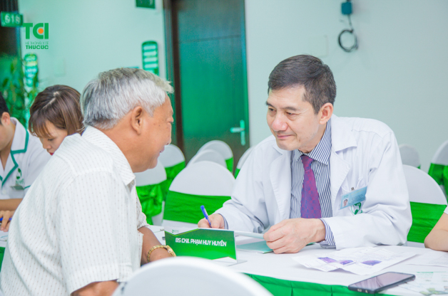 Tham khảo ý kiến bác sĩ về các phương pháp bổ sung vitamin và khoáng chất để tránh sự hình thành sỏi thận