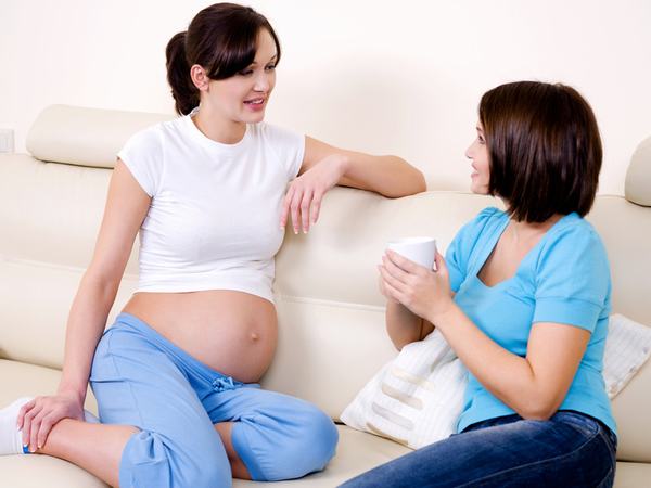 Chị em cần thay đổi tư thế ngồi, nằm để giảm đau xương chậu