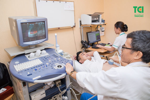 Các bác sĩ tại Thu Cúc luôn tận tâm, chuyên nghiệp giúp mang lại cảm giác thoải mái khi thăm khám