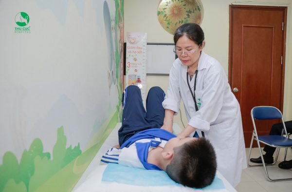 đau đầu ở trẻ em khi nào cần đi thăm khám với bác sĩ