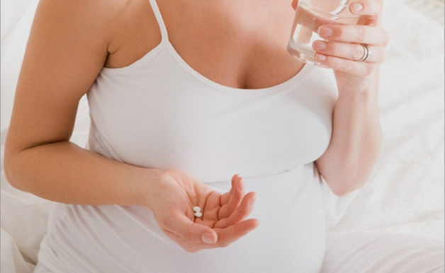 Bà bầu uống sắt và canxi như thế nào cho đúng là thắc mắc chung của rất nhiều chị em lần đầu mang thai