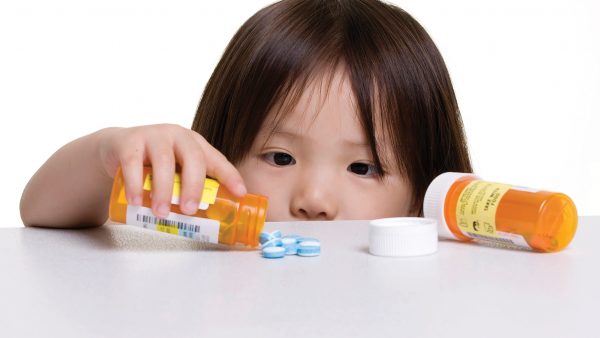 sốt viêm họng ở trẻ em khi nào dùng kháng sinh