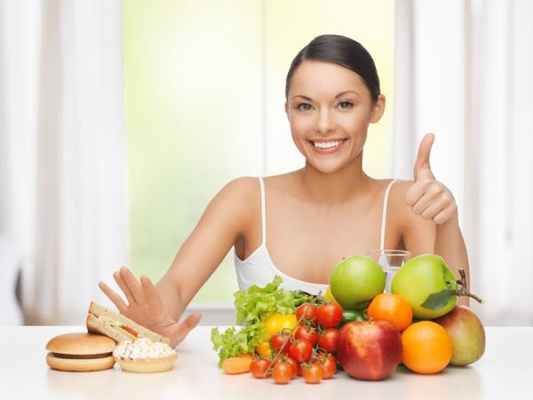 Ngoài ra cần có chế độ ăn uống khoa học, đầy đủ vitamin và khoáng chất