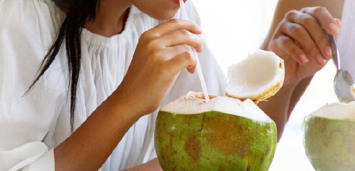 Mẹ bầu uống nước dừa giúp tăng nước ối, tăng cường hệ miễn dịch