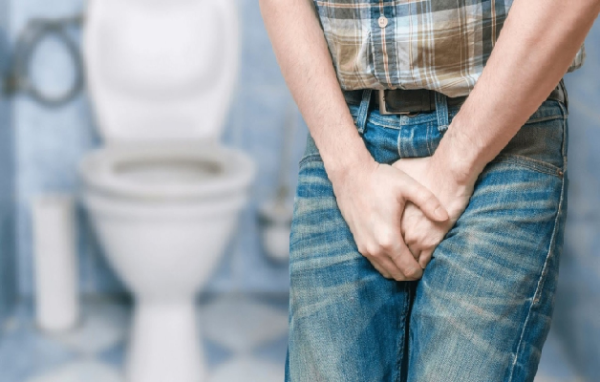 Tiểu khó, đi tiểu liên tục, tiểu nhiều vào ban đêm là triệu chứng thường gặp của u xơ tiền liệt tuyến