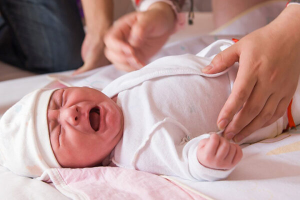 Biểu hiện trẻ sơ sinh rối loạn tiêu hóa cần thăm khám