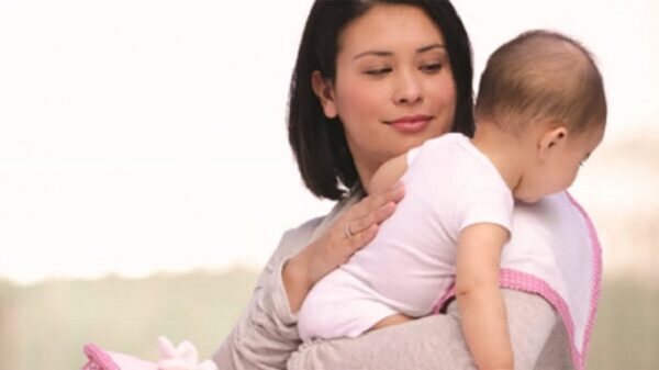 nên vỗ ợ hơi khi trẻ bị trào ngược dạ dày thực quản