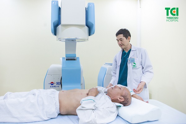 Bệnh viện ĐKQT Thu Cúc đã thực hiện tán sỏi thận ngoài cơ thể điều trị thành công cho hàng ngàn người bệnh. 