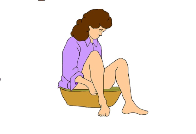 Để giảm đau và kích ứng, bác sĩ có thể sẽ khuyên bạn ngâm vùng hậu môn trong bồn tắm nước nóng. Đây là một cách tốt để giảm đau và khó chịu trong thời gian hậu phẫu cắt trĩ