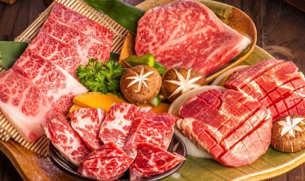 Thịt bò rất giàu đạm, sắt và các vitamin nhóm B tốt cho việc tạo máu.