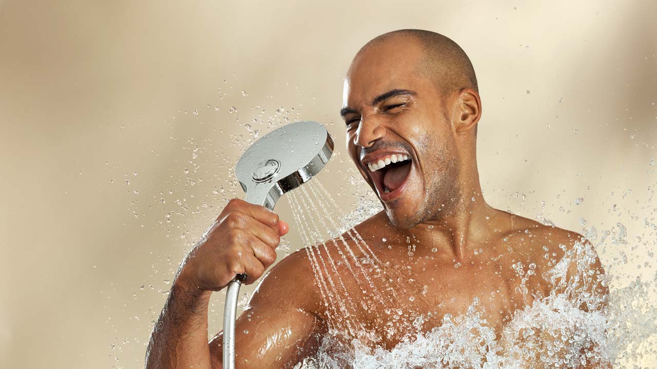 Khi vết thương khô miệng sau 2 - 3 ngày, nam giới có thể tắm rửa được