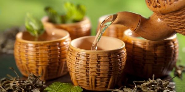 Người bệnh bị đau dạ dày có uống được chè vằng không? đau dạ dày uống được nước chè vằng không và uống như thế nào?