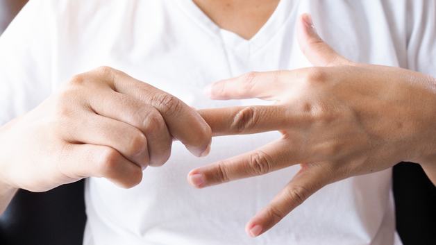 triệu chứng cảnh báo đau nửa đầu