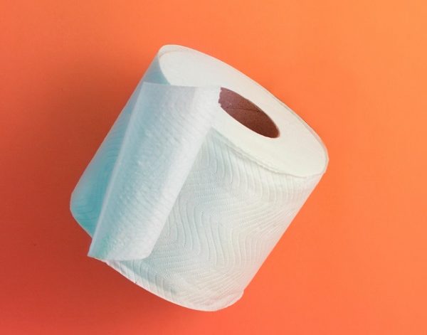 Cắt trĩ xong đi ngoài ra máu có thể do điều trị trĩ chưa triệt để gây ra biến chứng