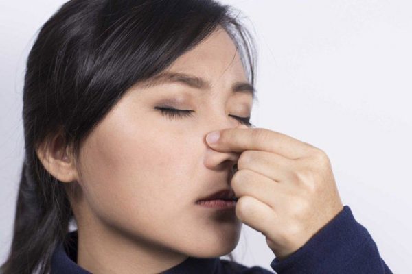 Xử lý tại chỗ khi mũi bị chảy máu