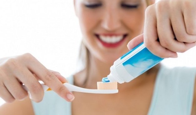 Giữ vệ sinh răng miệng là cách đơn giản nhất giúp ngăn ngừa hôi miệng.