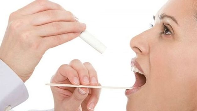 khám nhiệt miệng dưới lưỡi