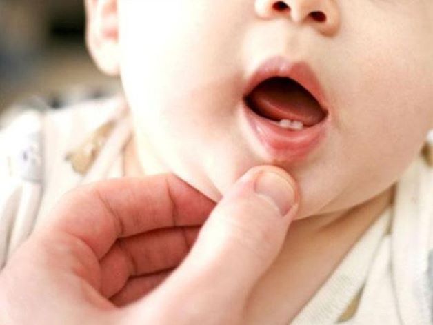 Trung bình, trẻ thường có các dấu hiệu mọc răng ở giai đoạn từ 4-7 tháng tuổi.