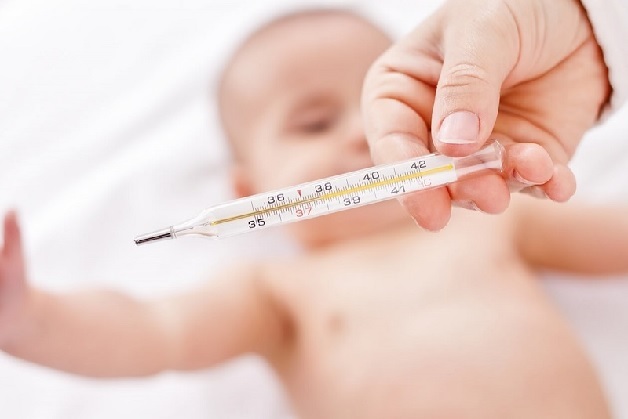 Bố mẹ cần nắm rõ cách điều trị sốt phát ban hiệu quả cho con