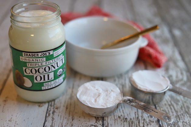 tẩy trắng răng bằng baking soda