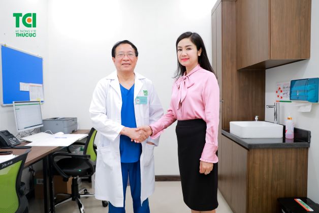 Hình ảnh NSND Thu Hà sử dụng dịch vụ tại cơ sở 3 Thu Cúc