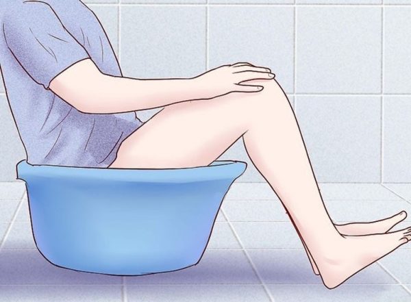Nứt kẽ hậu môn ngâm nước muối có thể hỗ trợ bệnh nhân làm dịu vết nứt