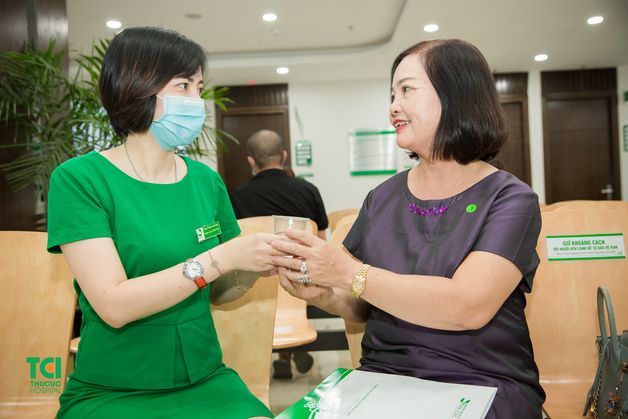 xét nghiệm ung thư buồng trứng có đắt không