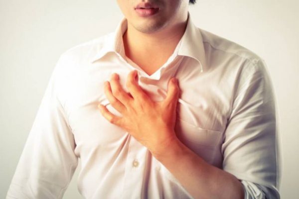 Trào ngược dạ dày nguyên nhân là gì? Triệu chứng, điều trị Trào ngược dạ dày có thể dẫn đến viêm thực quản gây nguy hiểm