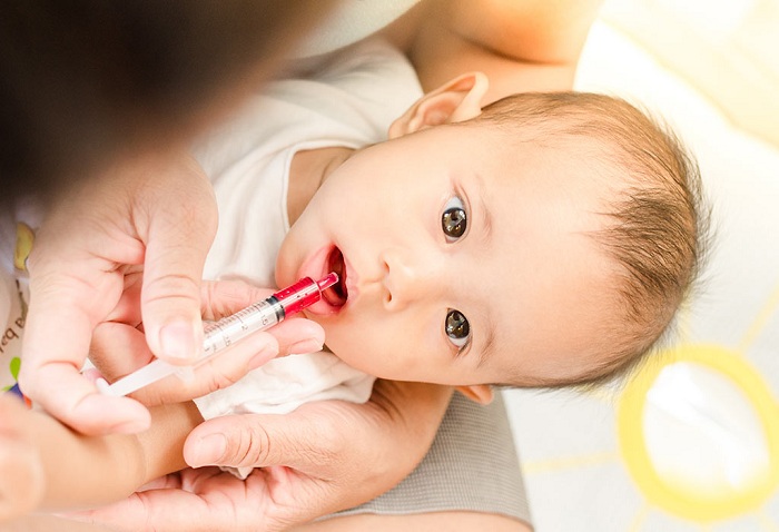 Uống vacxin Rota giúp trẻ ngăn ngừa tiêu chảy cấp