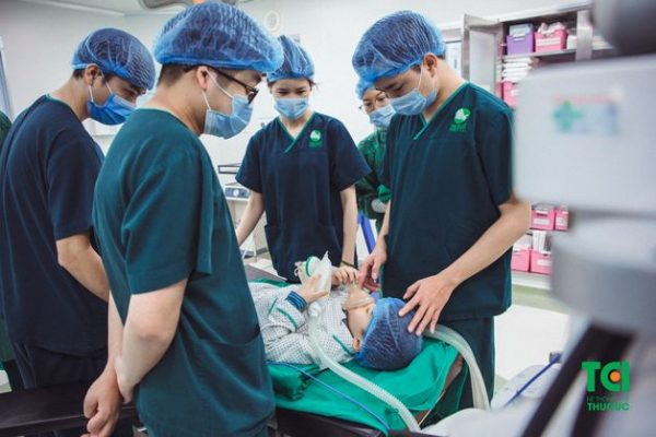 phẫu thuật viêm thanh quản