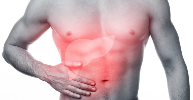 Đau vùng bụng bên phải dưới xương sườn là một trong những triệu chứng của bệnh