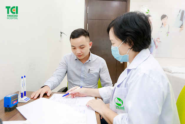 thăm khám sức khỏe định kỳ cho người lao động