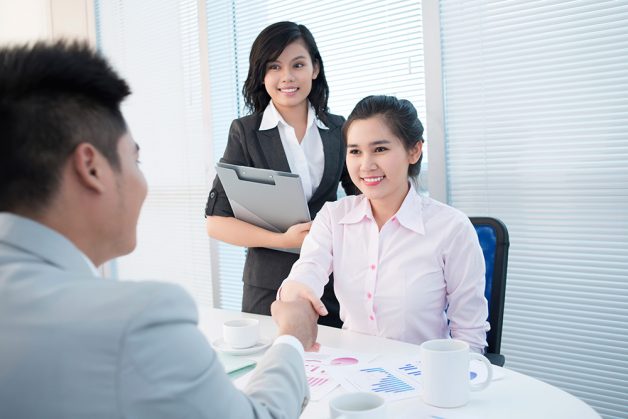 So sánh lợi ích của khám sức khỏe doanh nghiệp với công ty và người lao động