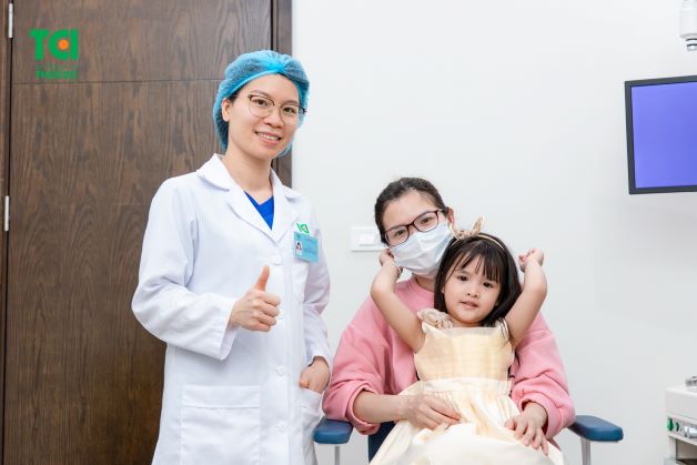 Trường hợp trẻ 3 tuổi khóc đêm kèm theo các triệu chứng như: co giật khi ngủ, ngủ bị mộng du, hoảng sợ, khóc thét... thì cha mẹ nên đưa trẻ đến các cơ sở y tế để được thăm khám,