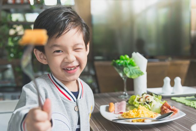 Trẻ em biếng ăn phải làm sao? Một chủ đề khiến nhiều bậc phụ huynh phải đau đầu suy nghĩ. 